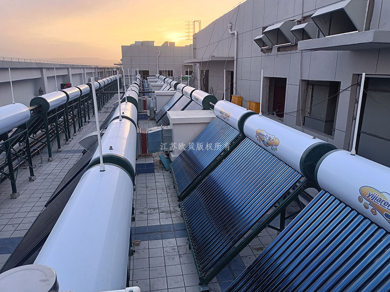 【圖片】酒泉醫院無動力太陽能熱水系統