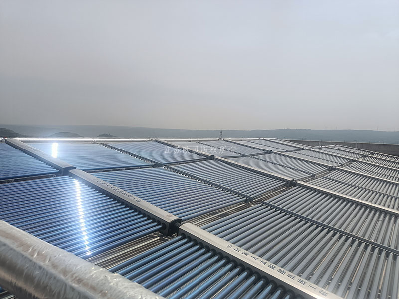 【圖片】制藥廠恒溫庫太陽能預加熱系統工程